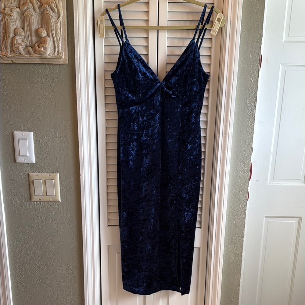 NBD Crushed Velvet Midi Dress Medium